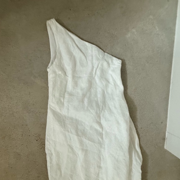 Zara One-Shoulder White Dress - Picture 2 of 3